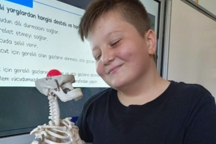 Doğum g&uuml;n&uuml;n&uuml; kutlarken maganda kurşunun hedefi oldu
