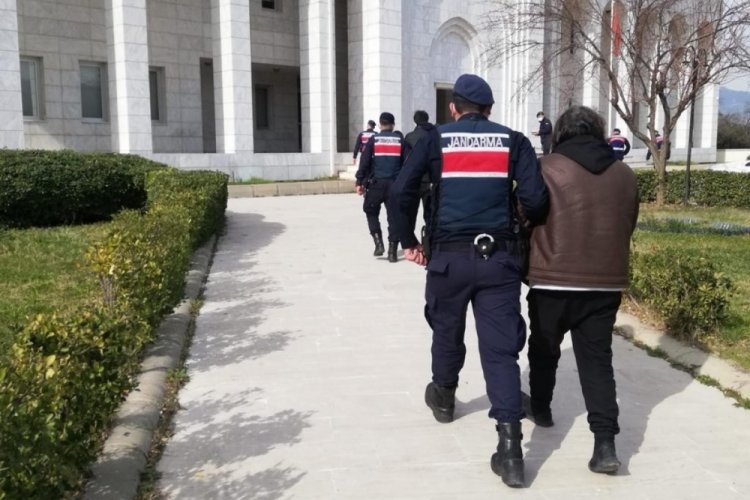 Hırsızlık ş&uuml;phelileri jandarmadan ka&ccedil;amadı