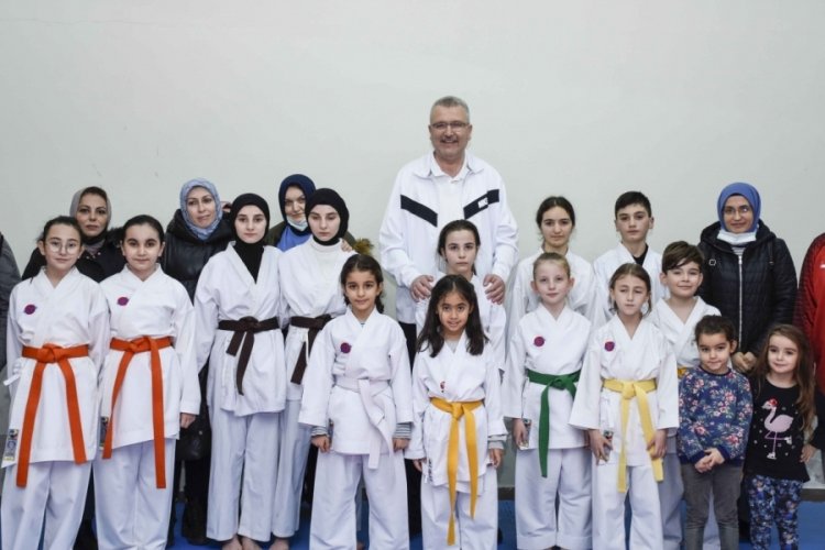 Karacabey, 7'den 77'ye sporu sevdiriyor