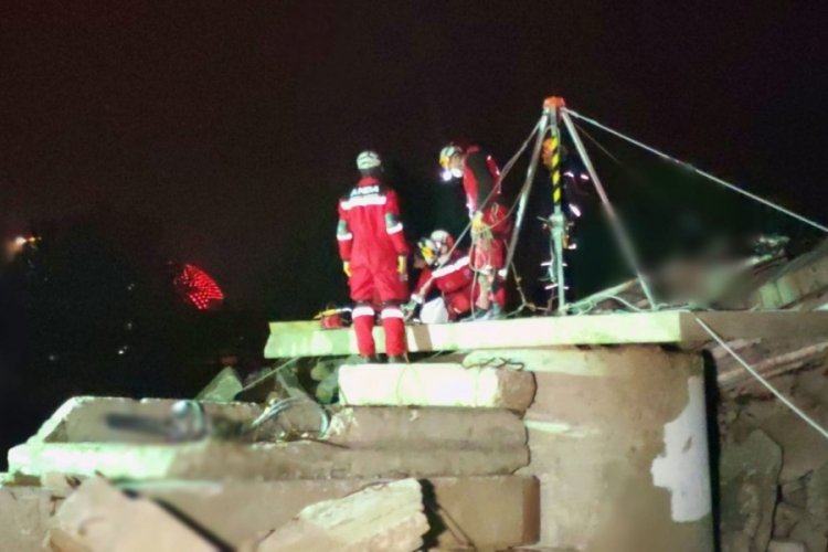 Bursa'da ger&ccedil;eğini aratmayan deprem tatbikatı