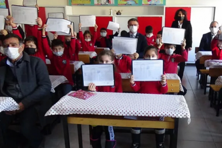 MEB takvimi a&ccedil;ıkladı! 18 milyon &ouml;ğrenci...