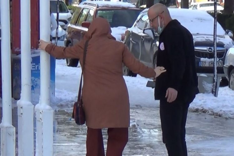 15 g&uuml;nde 175 kişi karda kayıp hastanelik oldu