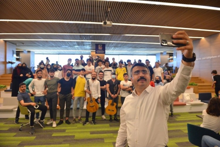 Bursa'da Uyumayan K&uuml;t&uuml;phane'ye 1 yıl boyunca172 bin 590 ziyaret&ccedil;i