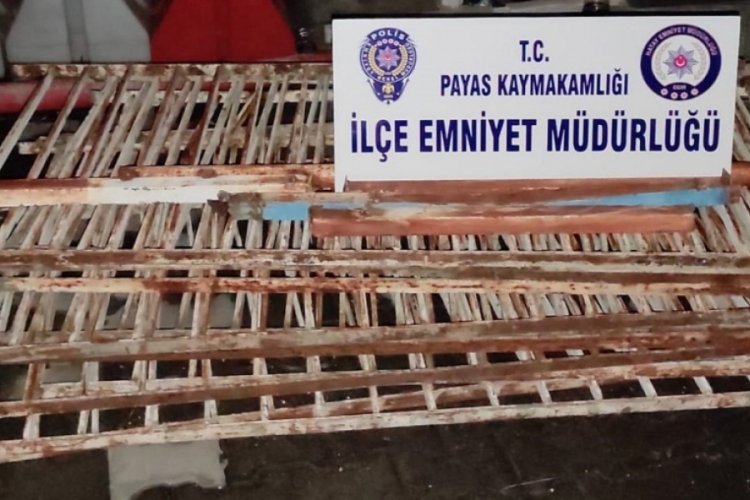 Sağlık ocağının korkuluklarını &ccedil;aldılar!