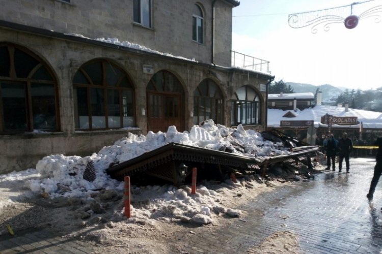 Bolu'da caminin sundurması &ccedil;&ouml;kt&uuml;, 5 kişi yaralandı