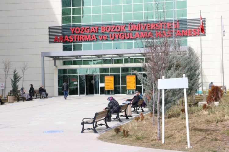 Hastaneye tedavi i&ccedil;in getirildi, yangın merdiveninde donarak &ouml;ld&uuml;