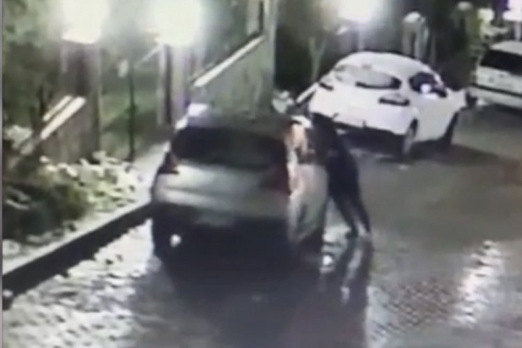 Bursa'da el frenini &ccedil;ekmeyi unutunca aracı tutarak durdurdu!