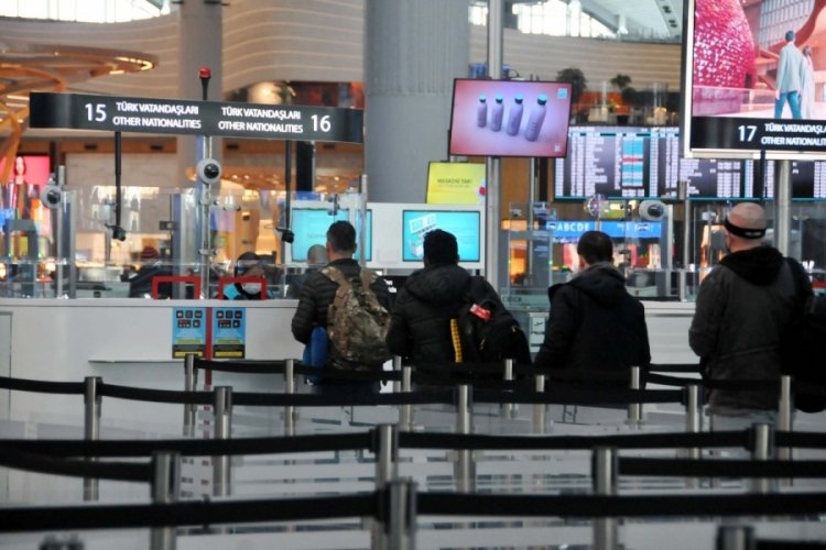 İstanbul Havalimanı yolcu uğurlama ve karşılamaya gelenlere a&ccedil;ıldı