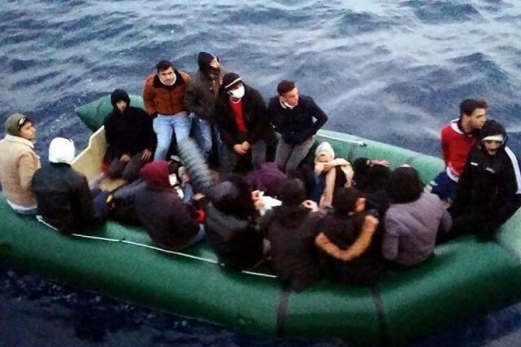 Bodrum a&ccedil;ıklarında ka&ccedil;ak g&ouml;&ccedil;menler kurtarıldı