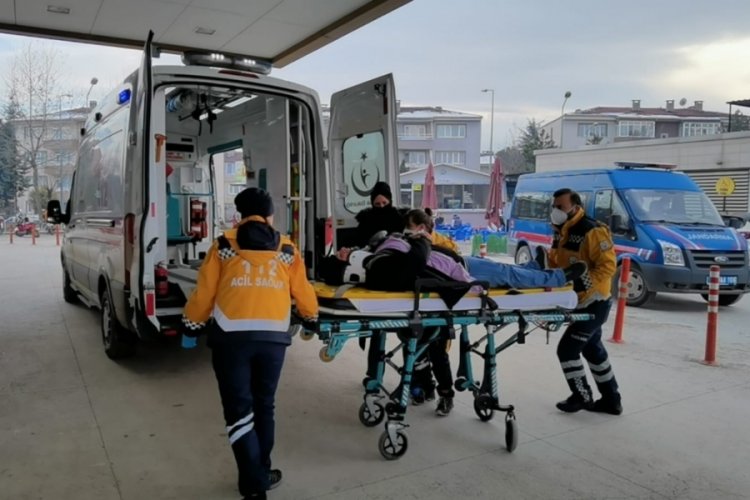 Bursa'da başına &uuml;t&uuml; masası d&uuml;şen kişi, beyin kanaması ge&ccedil;irdi