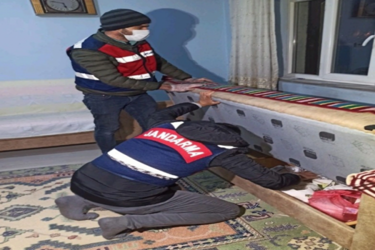 Iğdır'da 1 milyon 200 bin TL değerinde yılan zehri ele ge&ccedil;irildi