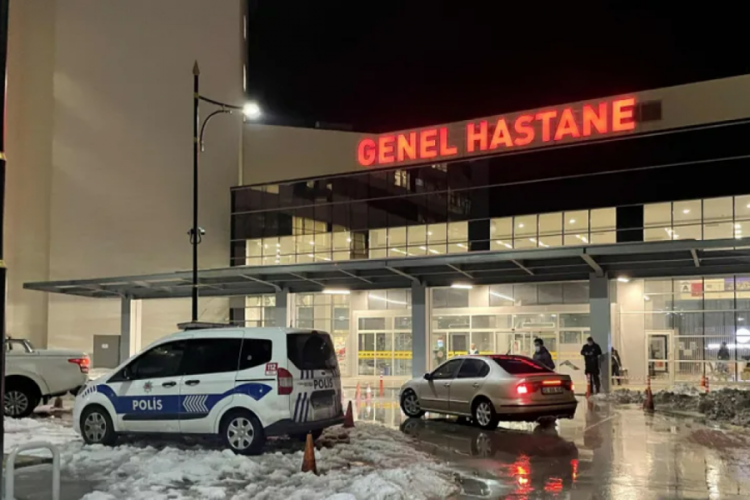 Konya'da 60 &ouml;ğrenci zehirlenme ş&uuml;phesiyle hastanelere kaldırıldı