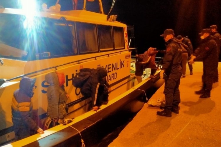Mobil radarla tespit edilen 15 g&ouml;&ccedil;men yakalandı