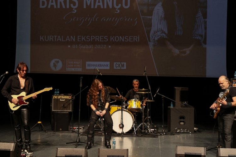 Barış Man&ccedil;o, Kurtalan Ekspres konseriyle anıldı
