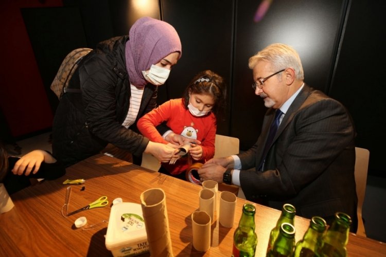 Bursa'da Turgay Erdem &ccedil;ocuklarla buluştu
