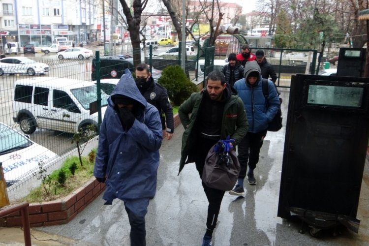 Edirne Keşan'da 10 ka&ccedil;ak g&ouml;&ccedil;men yakalandı