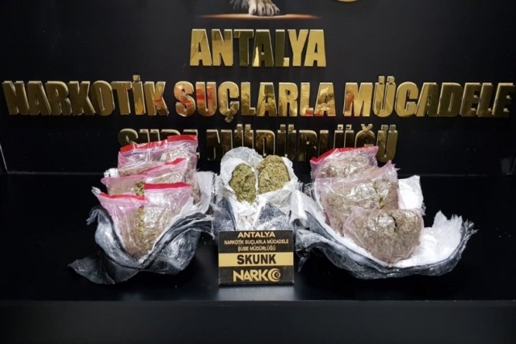 Antalya'da bir haftada 10 narkotik operasyonu: 17 g&ouml;zaltı