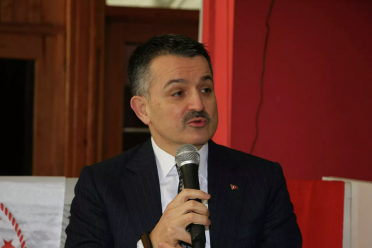 Bakan Pakdemirli: &Ccedil;ift&ccedil;imizin geliri artmıştır, bor&ccedil;larında da azalma vardır