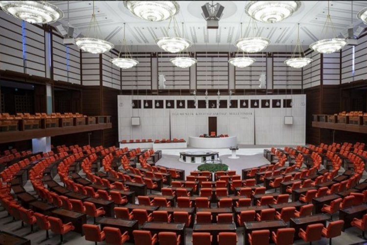 TBMM'de 'İmamoğlu'nun B&uuml;y&uuml;kel&ccedil;i Chilcott ile yemeği' tartışması
