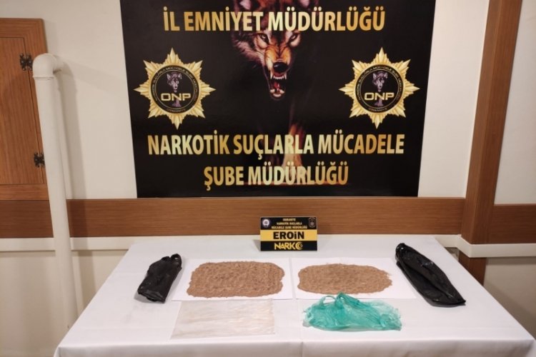 Osmaniye'de polisi g&ouml;r&uuml;nce attığı poşetten uyuşturucu &ccedil;ıktı