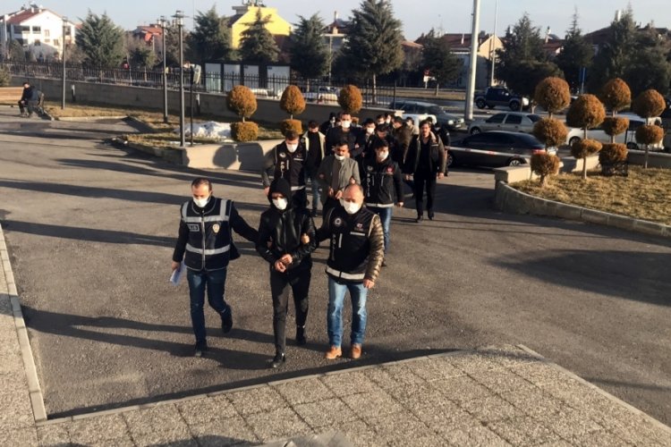 Karaman'da 'su&ccedil; &ouml;rg&uuml;t&uuml;' operasyonunda 8 g&ouml;zaltı
