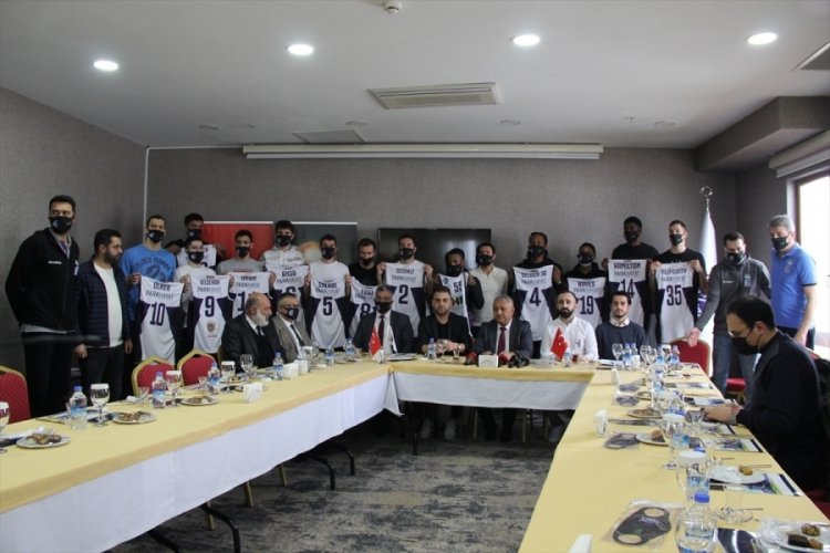 Afyon Belediyespor toplu imza t&ouml;reni d&uuml;zenledi