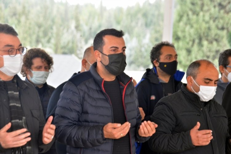 Oyuncu Emre Karayel'in babası toprağa verildi