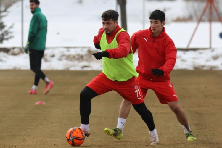 Sivasspor'dan Ahmet Oğuz a&ccedil;ıklaması