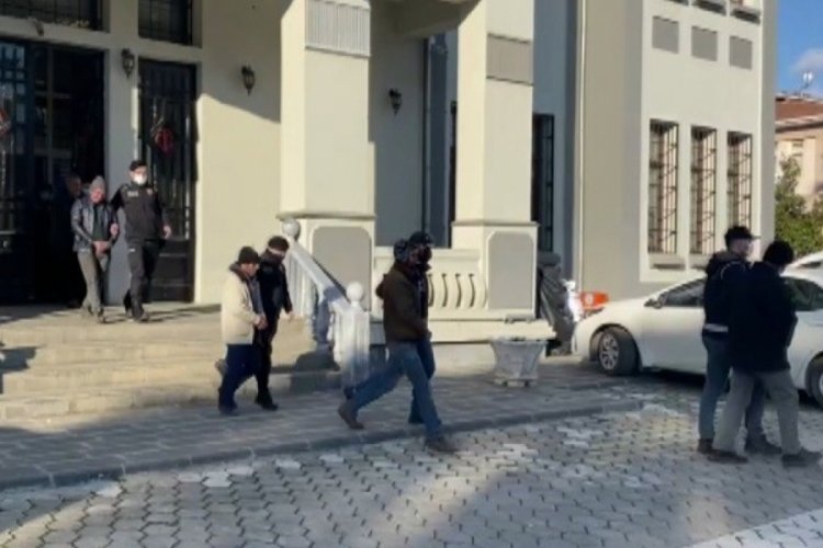 İzmir'de polisten tarihi eser ka&ccedil;ak&ccedil;ılarına operasyon: 9 g&ouml;zaltı
