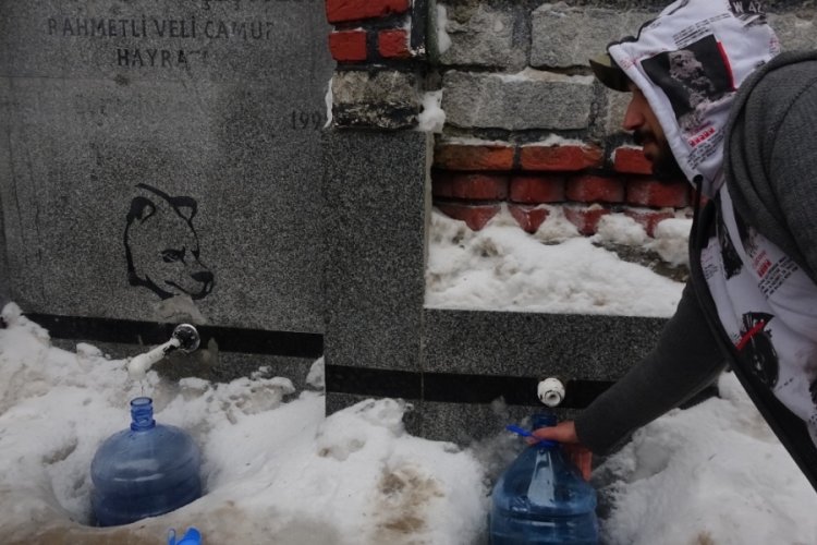 Uludağ'da metrelerce su kuyruğu