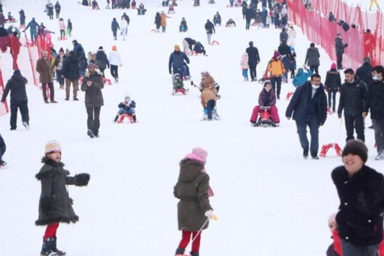 Paland&ouml;ken'de s&ouml;mestir tatilinin son g&uuml;nlerinde yoğunluk arttı