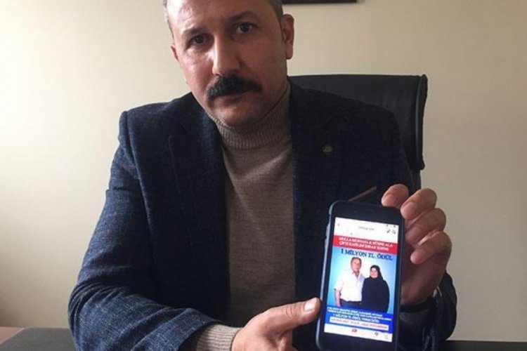 Annesiyle babasının katilini bulana para &ouml;d&uuml;l&uuml; verecek