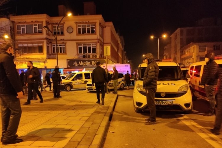 Sakarya'da d&uuml;ğ&uuml;n salonu savaş alanına d&ouml;nd&uuml;
