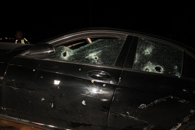 Şanlıurfa'da otomobili taradılar! 2 &ouml;l&uuml;