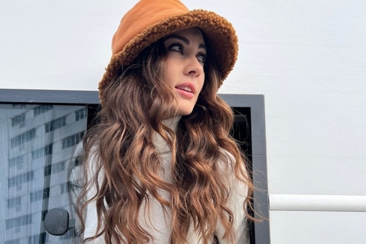 Burcu &Ouml;zberk'ten havuz pozu: İhtiyacım olan ortam