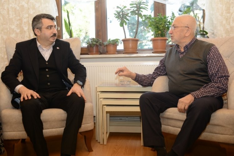 Başkan Yılmaz makamı mahalleye taşıyor, dert dinliyor