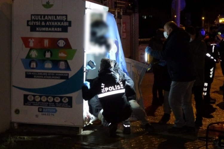 Bursa'da giysi kutusuna sıkışıp &ouml;len şahsın cenazesi ailesine teslim edildi