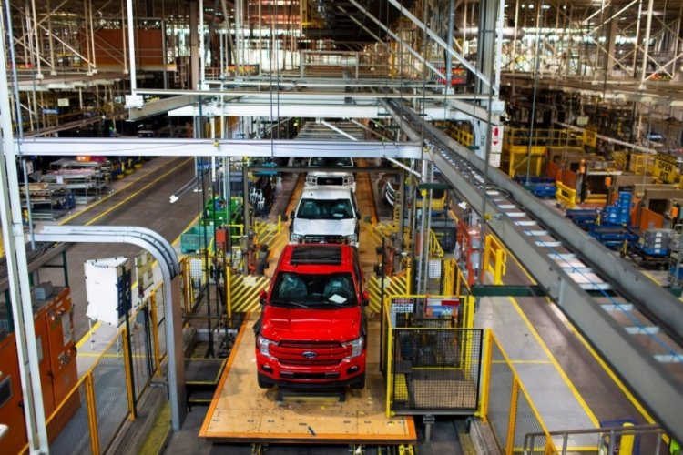 Ford, &ccedil;ip kıtlığı y&uuml;z&uuml;nden 8 fabrikasında &uuml;retimi durduruyor