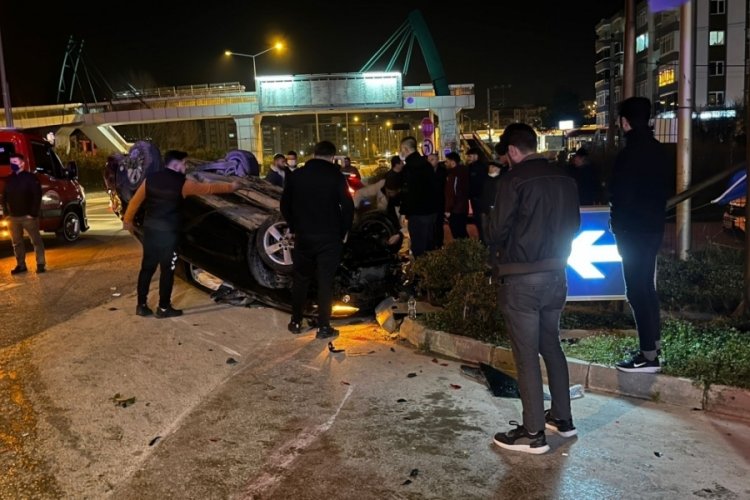 Bursa'da yarışın sonu kaza ile bitti