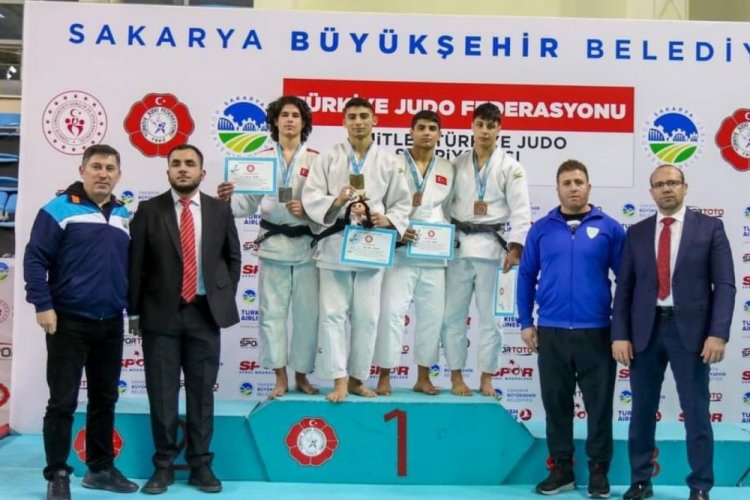 Bursa Osmangazili Judocu Sakarya'yı salladı