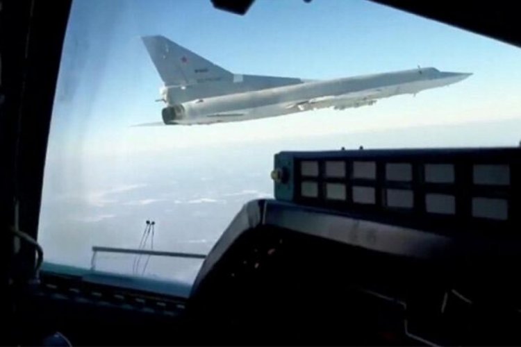Rusya'dan bombardıman u&ccedil;aklarıyla tatbikat