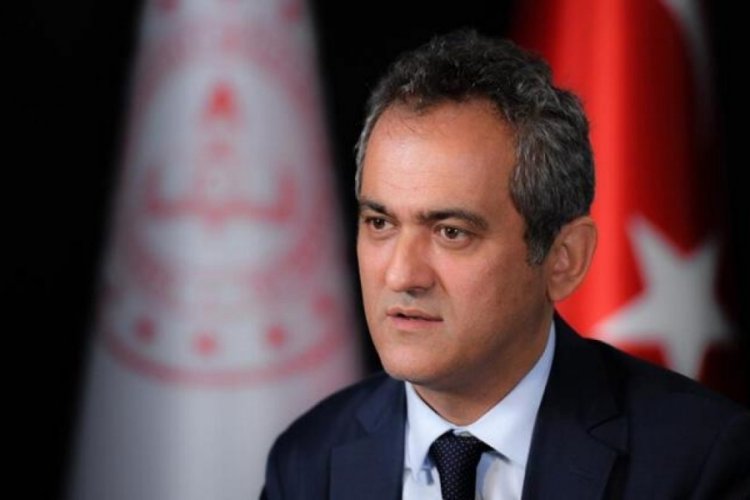 Bakan Mahmut &Ouml;zer: Y&uuml;ksek&ouml;ğretimde okullaşma oranı y&uuml;zde 45'e ulaştı