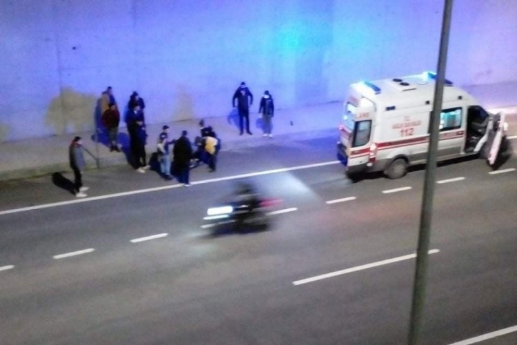 Kaldırıma &ccedil;arpıp 30 metre s&uuml;r&uuml;klendi