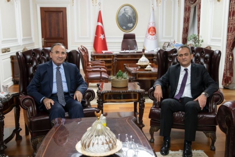 Bakan &Ouml;zer'den Bakan Bozdağ'a ziyaret