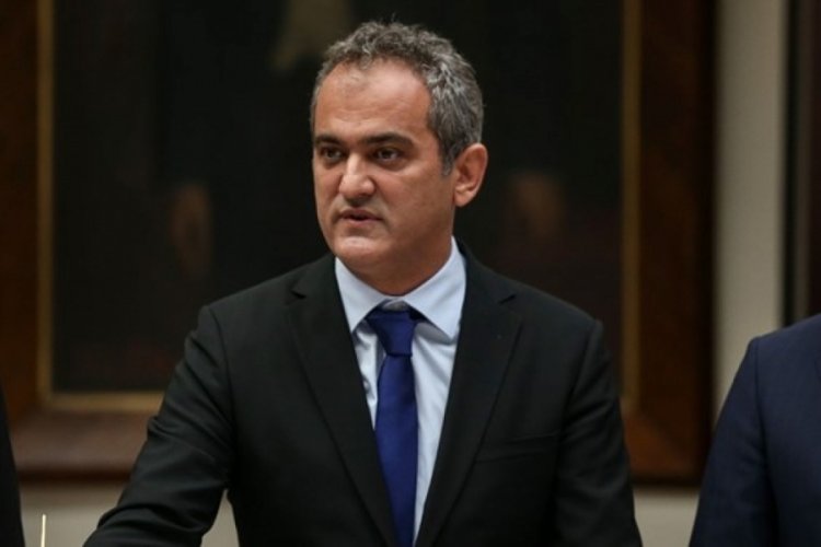 Bakan &Ouml;zer, Omicron varyantının etkisini a&ccedil;ıkladı