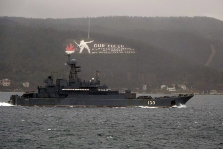 &Ccedil;anakkale Boğazı'ndan Rus savaş gemileri ge&ccedil;ti