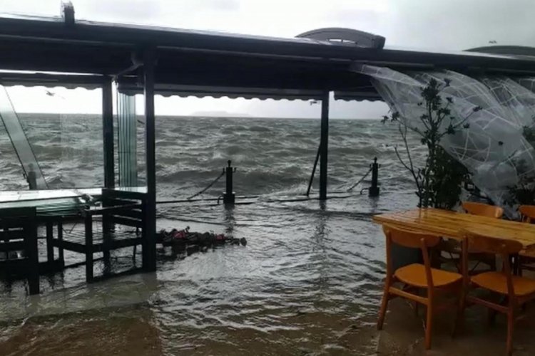 Muğla'da K&ouml;yceğiz G&ouml;l&uuml; taştı