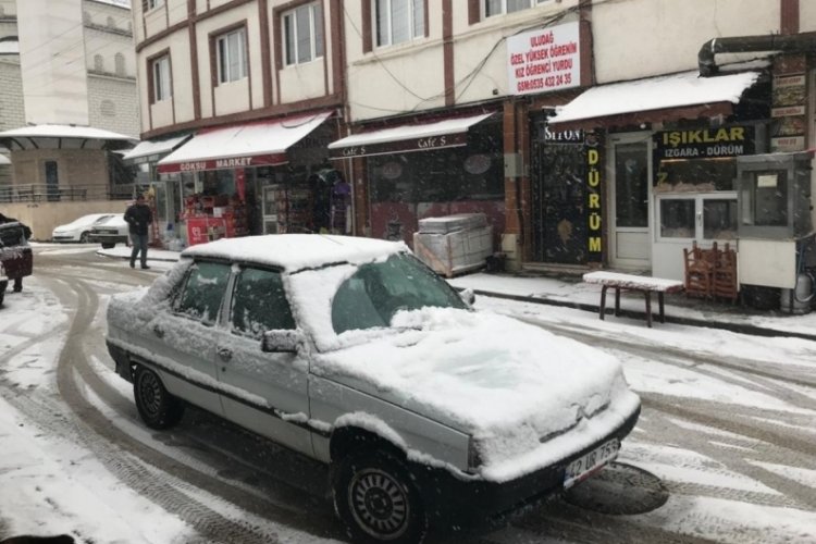 Bursa'nın dağ il&ccedil;elerinde kar yağışı başladı&nbsp;(&Ouml;ZEL HABER)
