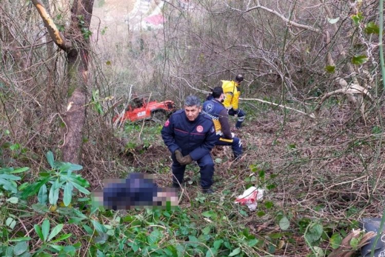 Artvin'de kamyonet u&ccedil;uruma yuvarlandı: 2 &ouml;l&uuml;