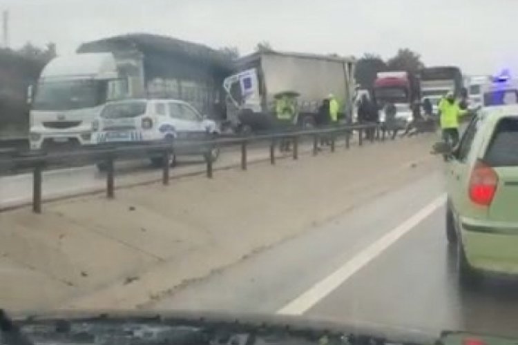 Bursa'da yağış kazaya neden oldu: 3 yaralı